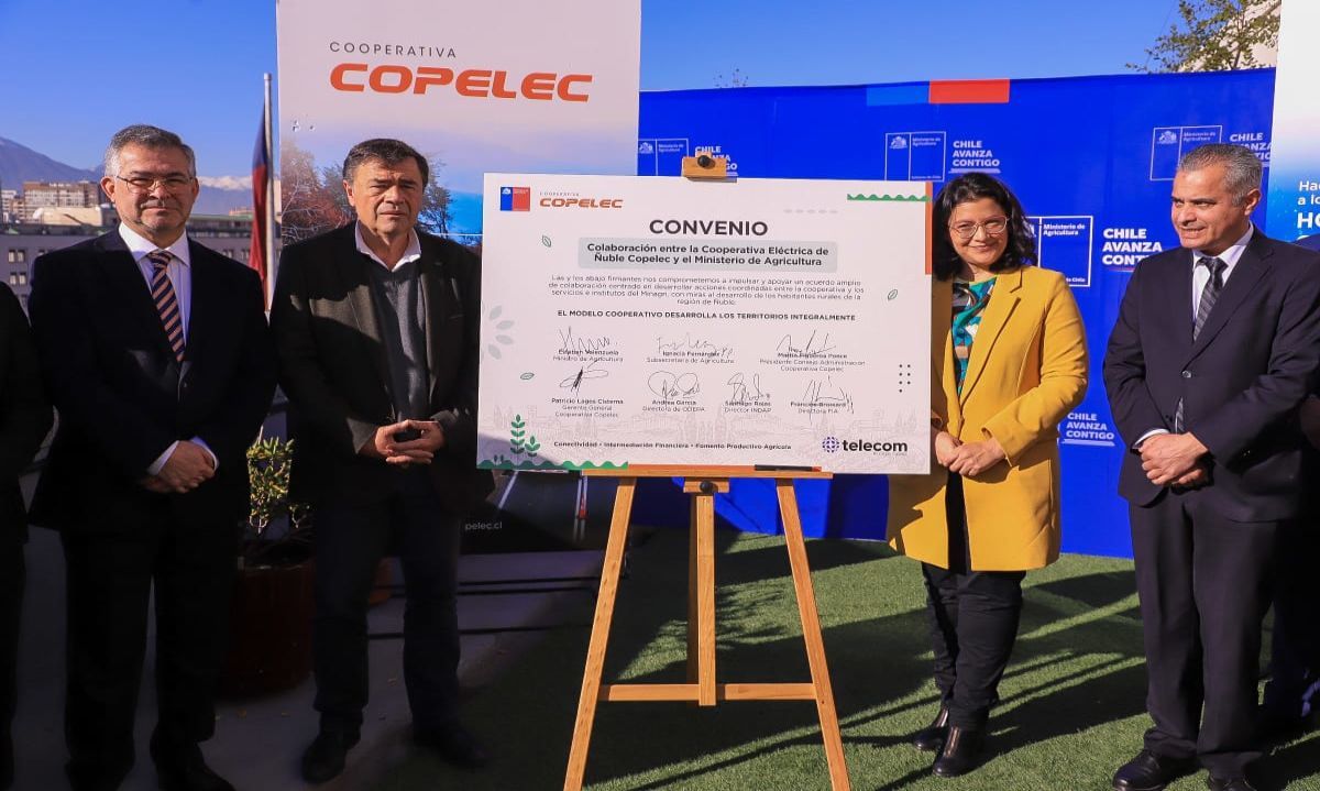 Minagri firma convenio de colaboración con COPELEC para fomentar el cooperativismo agroalimentario y rural en Ñuble